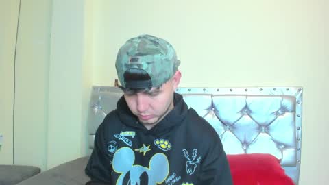Snapshot of matthew_gill chatting on April 12, 2026, 2:44 pm matthewlatinc online show from April 12, 2026, 2:44 pm
