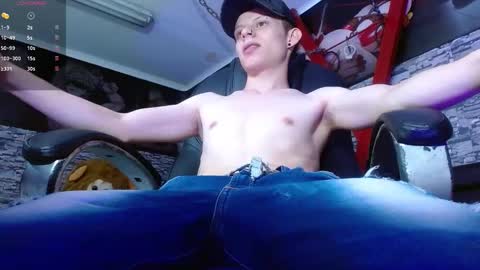 Snapshot of matthewboy_ chatting on March 10, 2025, 9:07 pm MatthewBoy online show from March 10, 2025, 9:07 pm