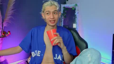 Snapshot of mattias_dantee chatting on October 12, 2025, 6:12 am mattias online show from October 12, 2025, 6:12 am