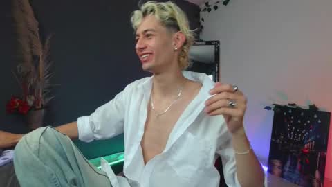 mattias     online show from November 7, 2025, 11:05 pm