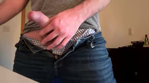 Snapshot of mattiufr chatting on December 17, 2024, 9:16 pm Matt online show from December 17, 2024, 9:16 pm