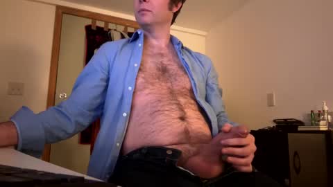 Snapshot of mattiufr chatting on December 22, 2024, 2:28 am Matt online show from December 22, 2024, 2:28 am