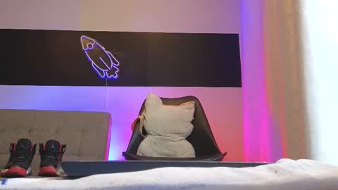 Snapshot of mattxfeet chatting on December 22, 2025, 10:29 pm Matt online show from December 22, 2025, 10:29 pm