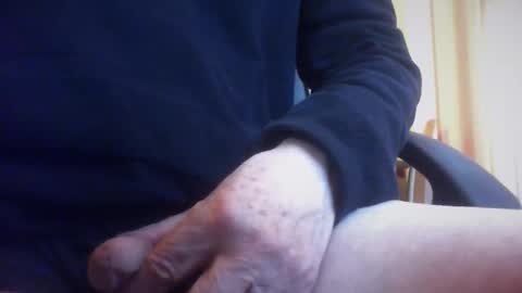 Snapshot of maturedaddi chatting on February 19, 2026, 4:14 pm Maturedaddi online show from February 19, 2026, 4:14 pm