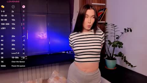 Snapshot of mauddenmon chatting on September 12, 2025, 3:12 pm Lucy online show from September 12, 2025, 3:12 pm