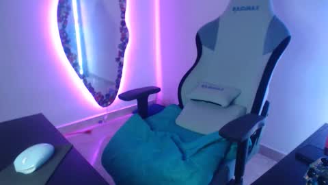 Mau and Lauren online show from March 17, 2026, 11:41 pm