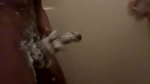 Snapshot of mauricethehm chatting on December 5, 2025, 4:47 pm Big gunshots hopefully online show from December 5, 2025, 4:47 pm