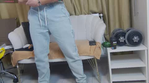 mauro_real_man online show from October 14, 2025, 4:52 pm