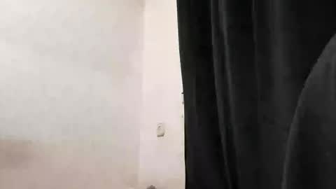 mauroo2025 online show from January 18, 2025, 11:22 pm