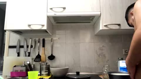 mauroo2025 online show from October 2, 2025, 7:54 pm