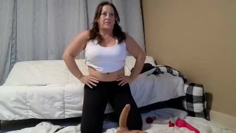 Snapshot of mavierose1 chatting on December 17, 2025, 5:57 am Mavierose online show from December 17, 2025, 5:57 am