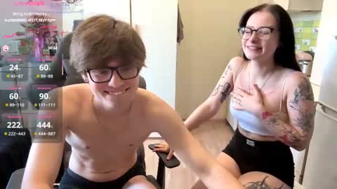 Mavis and Jade online show from June 27, 2026, 12:22 pm