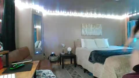 mavismable online show from April 12, 2026, 3:44 am