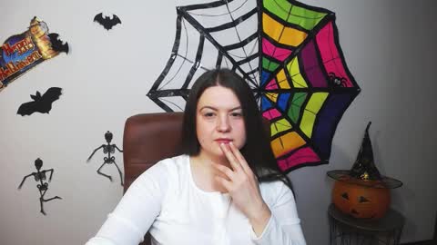 Snapshot of mavkacute chatting on October 18, 2025, 6:19 pm MavkaCute online show from October 18, 2025, 6:19 pm