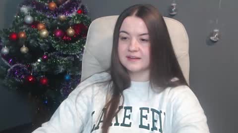 Snapshot of mavkacute chatting on December 17, 2025, 7:09 pm MavkaCute online show from December 17, 2025, 7:09 pm