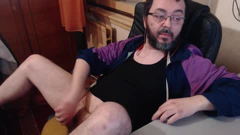 Max online show from December 24, 2024, 2:33 pm