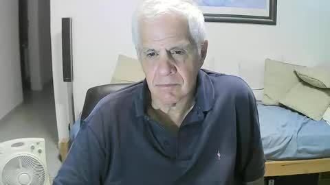 Snapshot of max_2017 chatting on January 17, 2026, 3:33 am max_2017 online show from January 17, 2026, 3:33 am