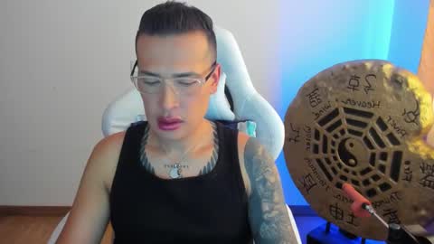 max__b online show from March 9, 2025, 8:21 pm