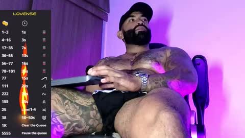 max__prada online show from November 25, 2025, 2:44 am