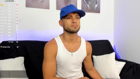 Snapshot of max_conor_ chatting on November 21, 2025, 3:33 pm Max Conor online show from November 21, 2025, 3:33 pm