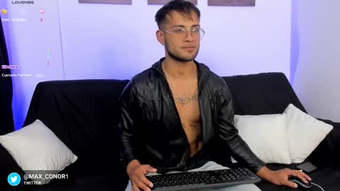 Snapshot of max_conor_ chatting on December 19, 2025, 4:08 am Max Conor online show from December 19, 2025, 4:08 am