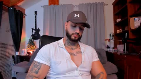 Snapshot of max_dic1 chatting on December 21, 2024, 2:30 am max D. online show from December 21, 2024, 2:30 am