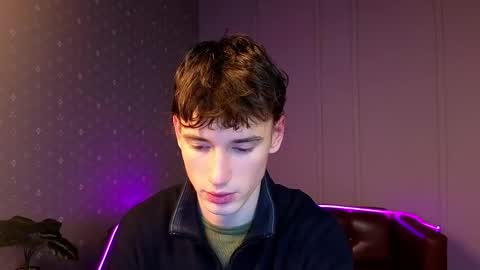 Snapshot of max_foks chatting on December 23, 2025, 10:35 am Max online show from December 23, 2025, 10:35 am