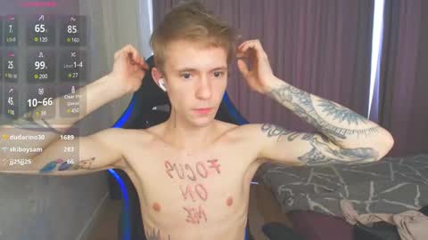 Snapshot of max_gen chatting on January 28, 2025, 4:50 am Max Gen with tats 24years  And Ethan without tats 20 years online show from January 28, 2025, 4:50 am