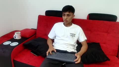 Snapshot of max_latin_ chatting on January 13, 2025, 11:30 am max_latin_ online show from January 13, 2025, 11:30 am