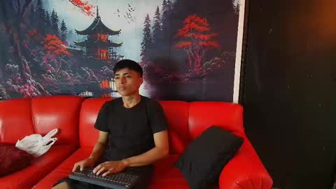 Snapshot of max_latin_ chatting on January 22, 2025, 11:23 am max_latin_ online show from January 22, 2025, 11:23 am