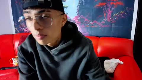 Snapshot of max_latin_ chatting on January 30, 2025, 11:33 am max_latin_ online show from January 30, 2025, 11:33 am