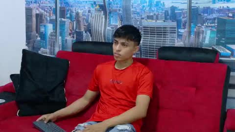 Snapshot of max_latin_ chatting on February 19, 2025, 12:00 pm max_latin_ online show from February 19, 2025, 12:00 pm