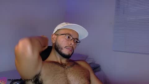 Snapshot of max_meyer chatting on October 7, 2025, 10:40 pm max_meyer online show from October 7, 2025, 10:40 pm
