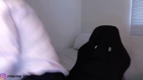 max_meyer online show from October 24, 2025, 9:33 pm