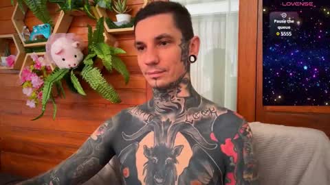 Snapshot of max_reaves chatting on December 7, 2024, 1:58 am online show from December 7, 2024, 1:58 am