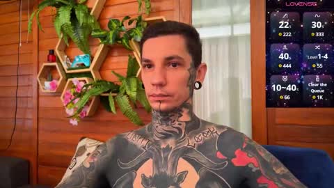 Snapshot of max_reaves chatting on December 19, 2024, 2:12 am online show from December 19, 2024, 2:12 am