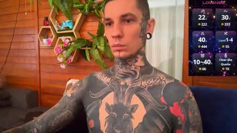 Snapshot of max_reaves chatting on December 27, 2024, 2:14 am online show from December 27, 2024, 2:14 am