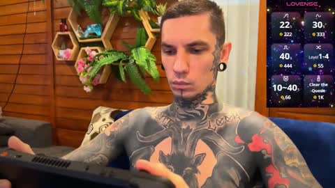 Snapshot of max_reaves chatting on December 28, 2024, 1:50 am online show from December 28, 2024, 1:50 am