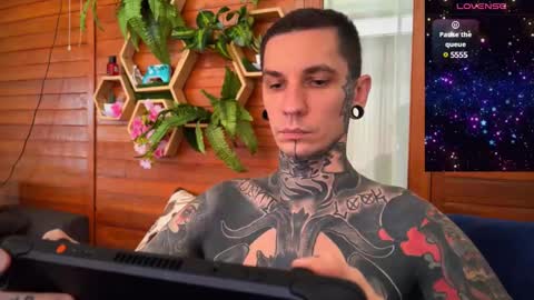 Snapshot of max_reaves chatting on January 2, 2025, 6:18 am online show from January 2, 2025, 6:18 am