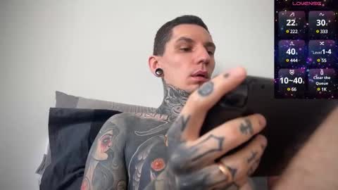 Snapshot of max_reaves chatting on February 9, 2025, 6:01 am online show from February 9, 2025, 6:01 am