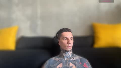 Snapshot of max_reaves chatting on September 14, 2025, 6:45 am online show from September 14, 2025, 6:45 am