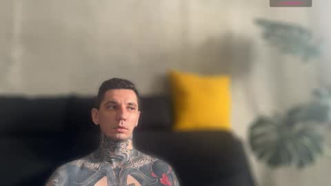 Snapshot of max_reaves chatting on September 18, 2025, 7:10 am online show from September 18, 2025, 7:10 am