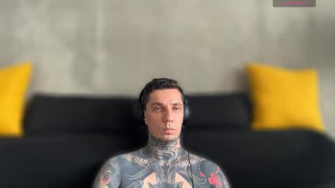 Snapshot of max_reaves chatting on September 20, 2025, 7:09 am online show from September 20, 2025, 7:09 am