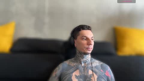 Snapshot of max_reaves chatting on September 22, 2025, 6:04 am online show from September 22, 2025, 6:04 am