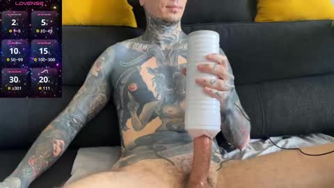 Snapshot of max_reaves chatting on October 17, 2025, 6:38 am online show from October 17, 2025, 6:38 am