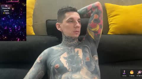 Snapshot of max_reaves chatting on October 20, 2025, 5:19 am online show from October 20, 2025, 5:19 am