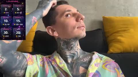 Snapshot of max_reaves chatting on October 30, 2025, 5:42 am online show from October 30, 2025, 5:42 am