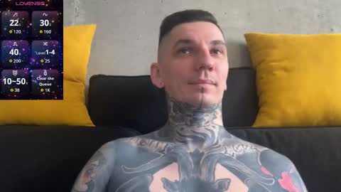 Snapshot of max_reaves chatting on November 10, 2025, 5:28 am online show from November 10, 2025, 5:28 am