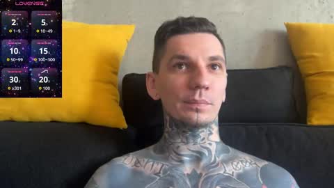 Snapshot of max_reaves chatting on November 24, 2025, 5:18 am online show from November 24, 2025, 5:18 am