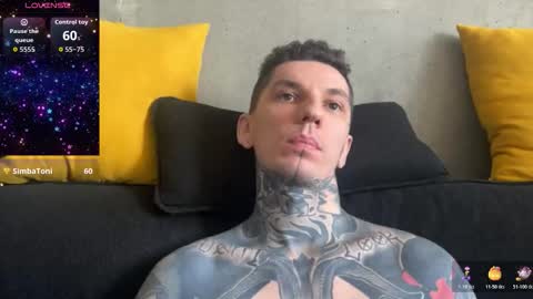 Snapshot of max_reaves chatting on November 28, 2025, 6:49 am online show from November 28, 2025, 6:49 am